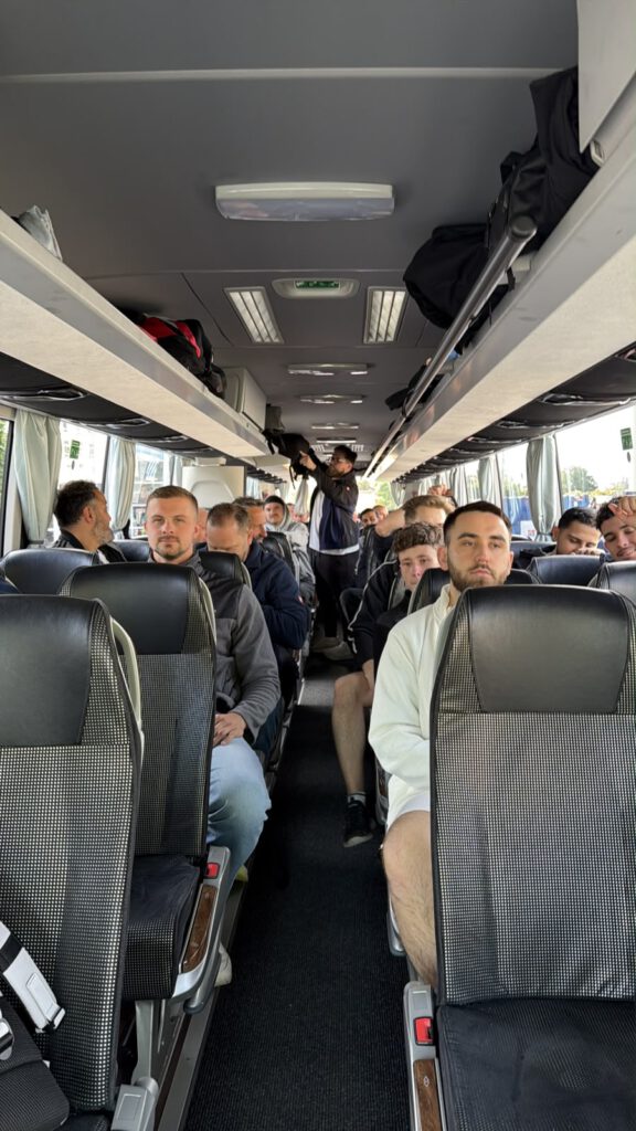 Teamausflug nach Dortmund – Anreise im Reisebus